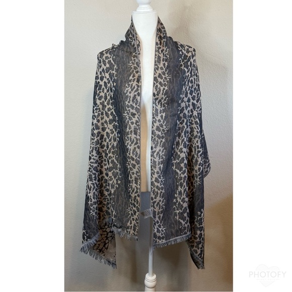 NWT Chicos Jacquard Animal Print Oblong Scarf Lightweight Wrap - Picture 5 of 9